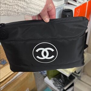 Chanel pouch GWP